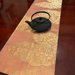 2833豪華刺繍の素敵な帯リメイク タッセル付正絹テーブル