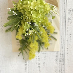 【アーティフィシャルフラワーのスワッグ】ミモザとビバーナムのスワッグ・・新年度、母の日フラワー、ブライダル 1枚目の画像