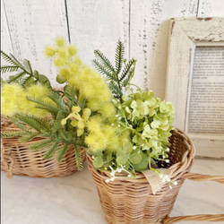 【アーティフィシャルフラワーのスワッグ】ミモザとビバーナムのスワッグ・・新年度、母の日フラワー、ブライダル 4枚目の画像