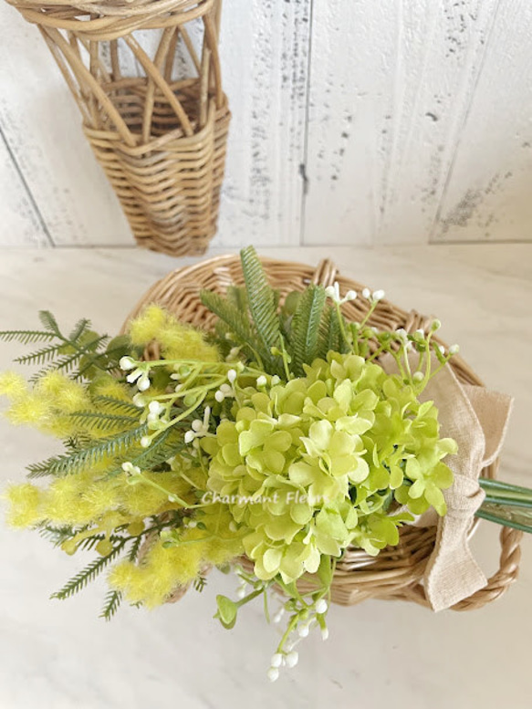 【アーティフィシャルフラワーのスワッグ】ミモザとビバーナムのスワッグ・・新年度、母の日フラワー、ブライダル 3枚目の画像