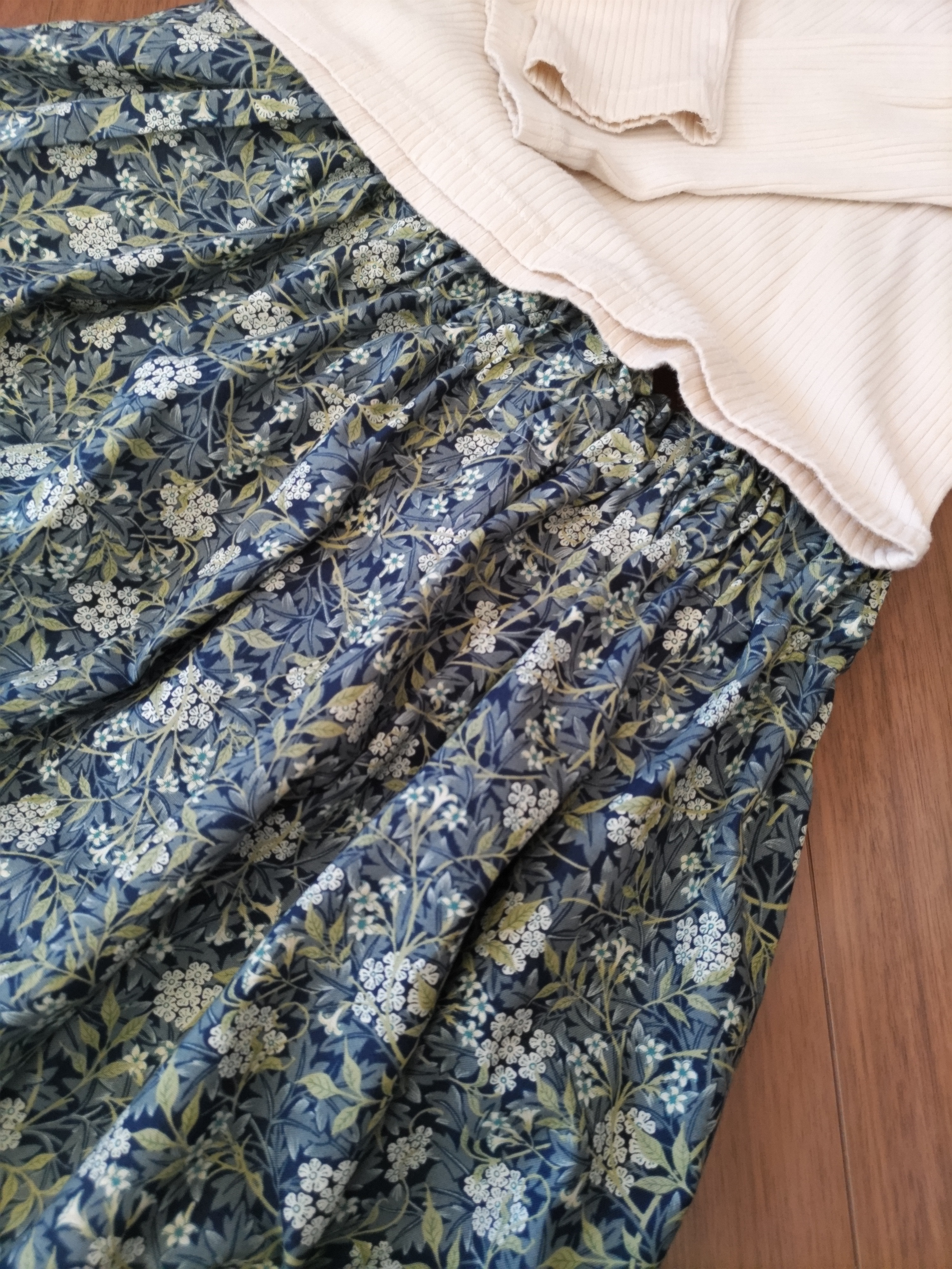 ウィリアムモリス★タックスカート　春待ちうきうき