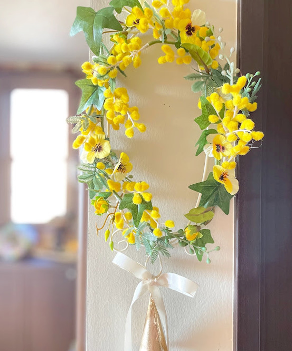 【ｱｰﾃｨﾌｨｼｬﾙﾌﾗﾜｰの壁掛け】ミﾓｻﾞとﾊﾟﾝｼーの壁掛け・・・新年度、母の日フラワー、ブライダル 1枚目の画像