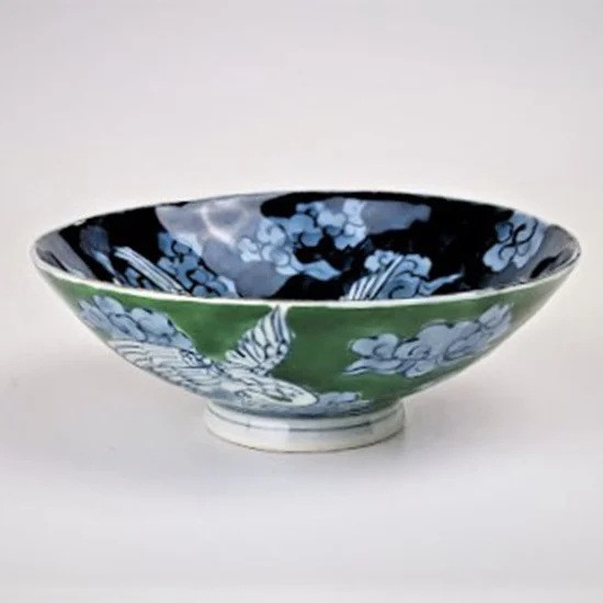 古赤絵雲 鶴文様 浅茶碗（緑）【陶祥窯・有田焼】