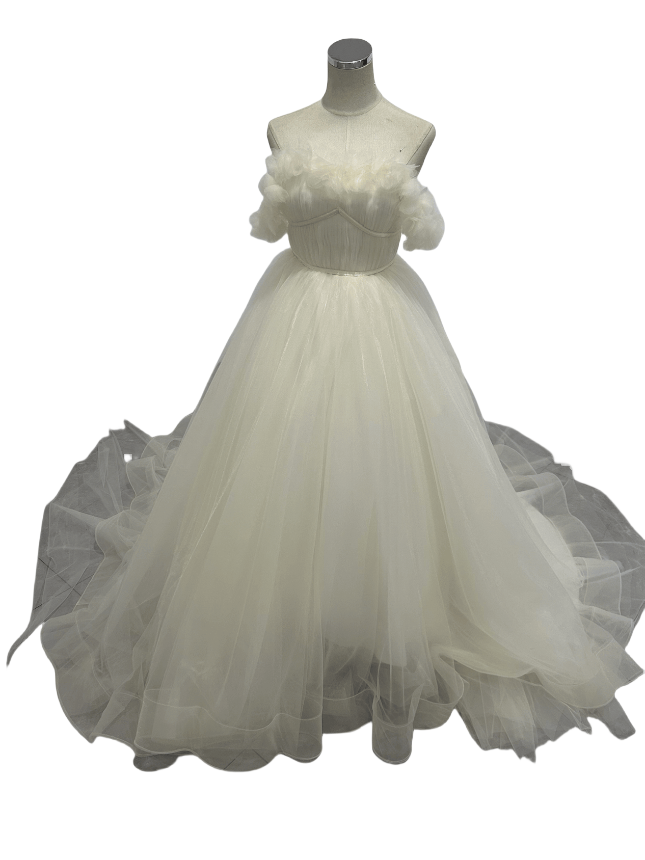 ウエディングドレス ベージュ 柔らかく重ねたチュールスカート 肩出し スリット 可愛い 可愛い