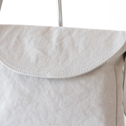 フラップポシェット＊余裕のサイズ感＊身軽なお出掛けに（アイスグレー） 9枚目の画像