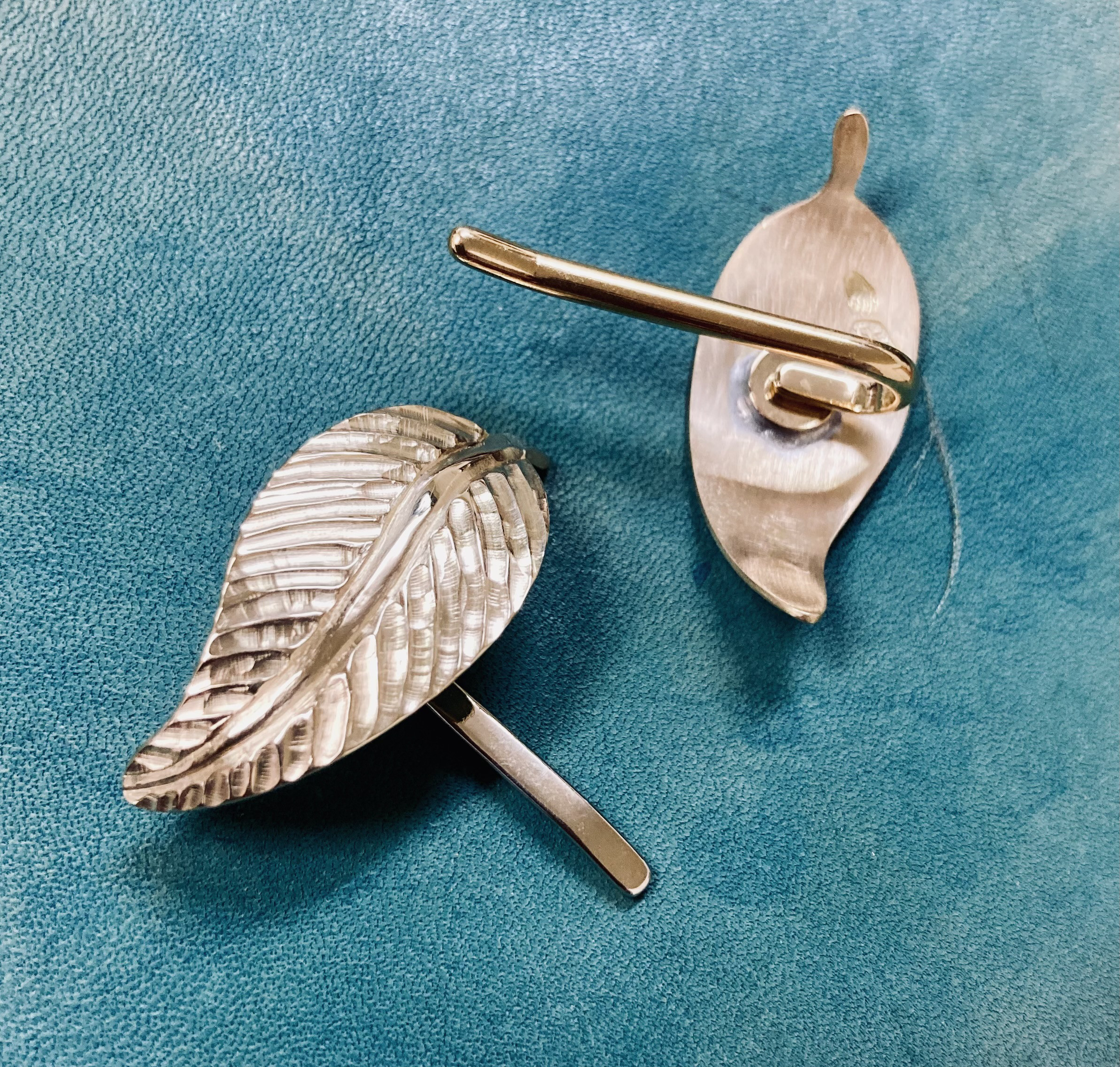 手彫りのポニーフック　真鍮