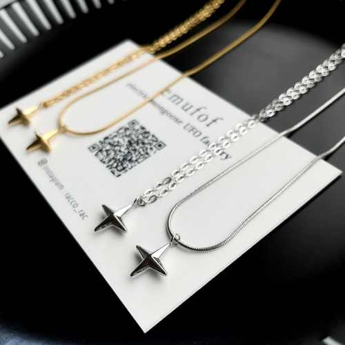 十字星チャーム付き 316サージカルステンレスネックレス (ゴールド