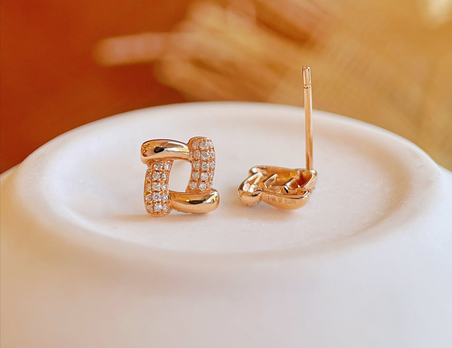 天然ダイヤモンド付きピアスk18