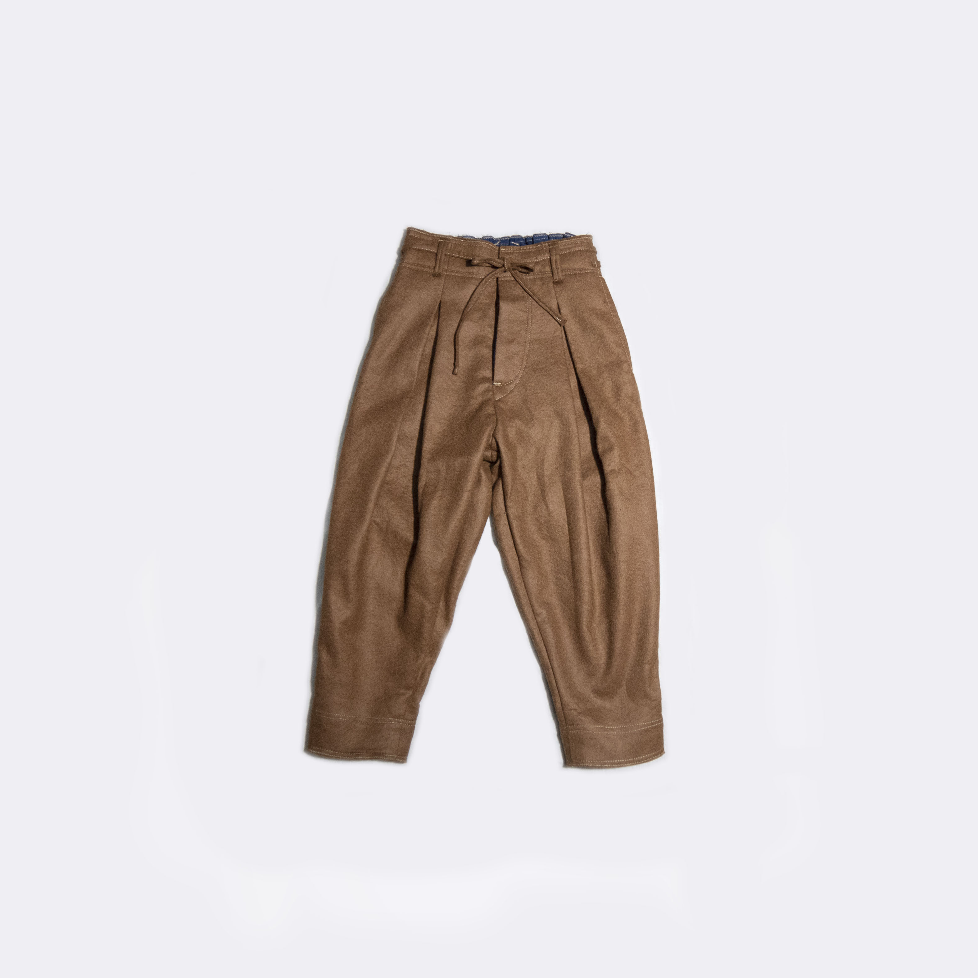 黄茶色（ブラウン）、フェルト、ウール、ワイドプリーツKIDSパンツ（1才用）オリジナルサンプル