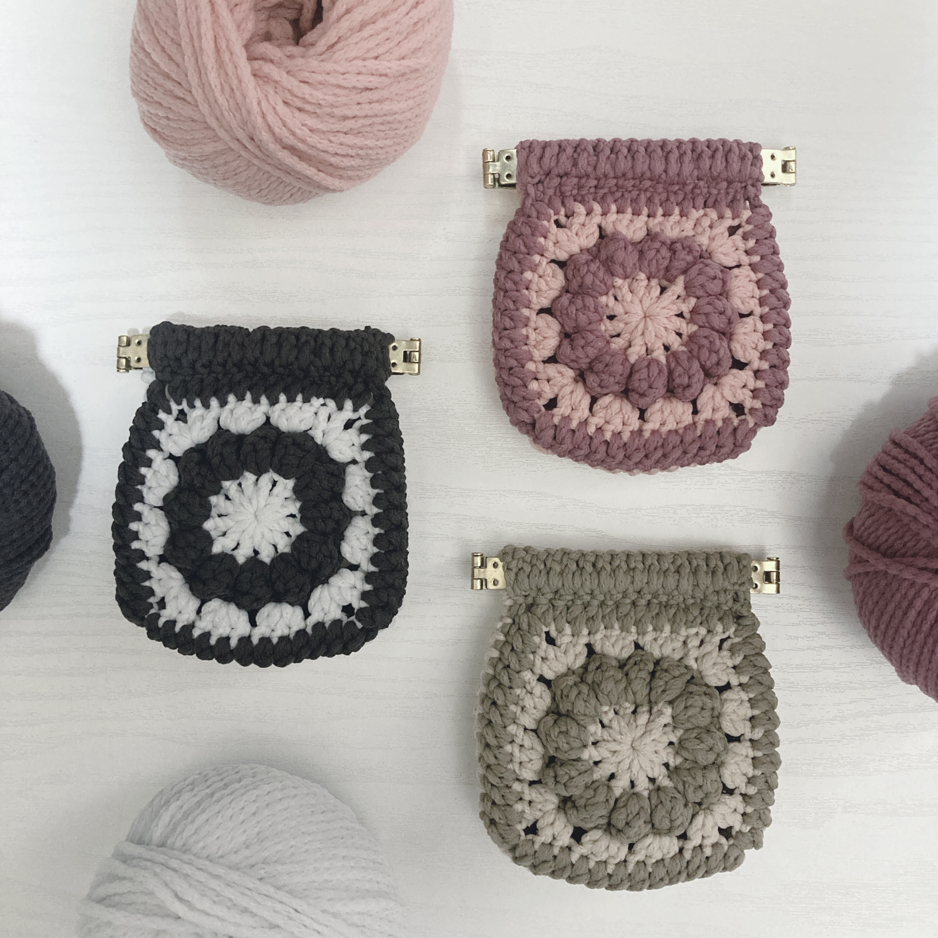 新色登場】もこもこ お花のバネ口金ポーチ ポーチ MIYA 通販 18980511｜Creema(クリーマ)