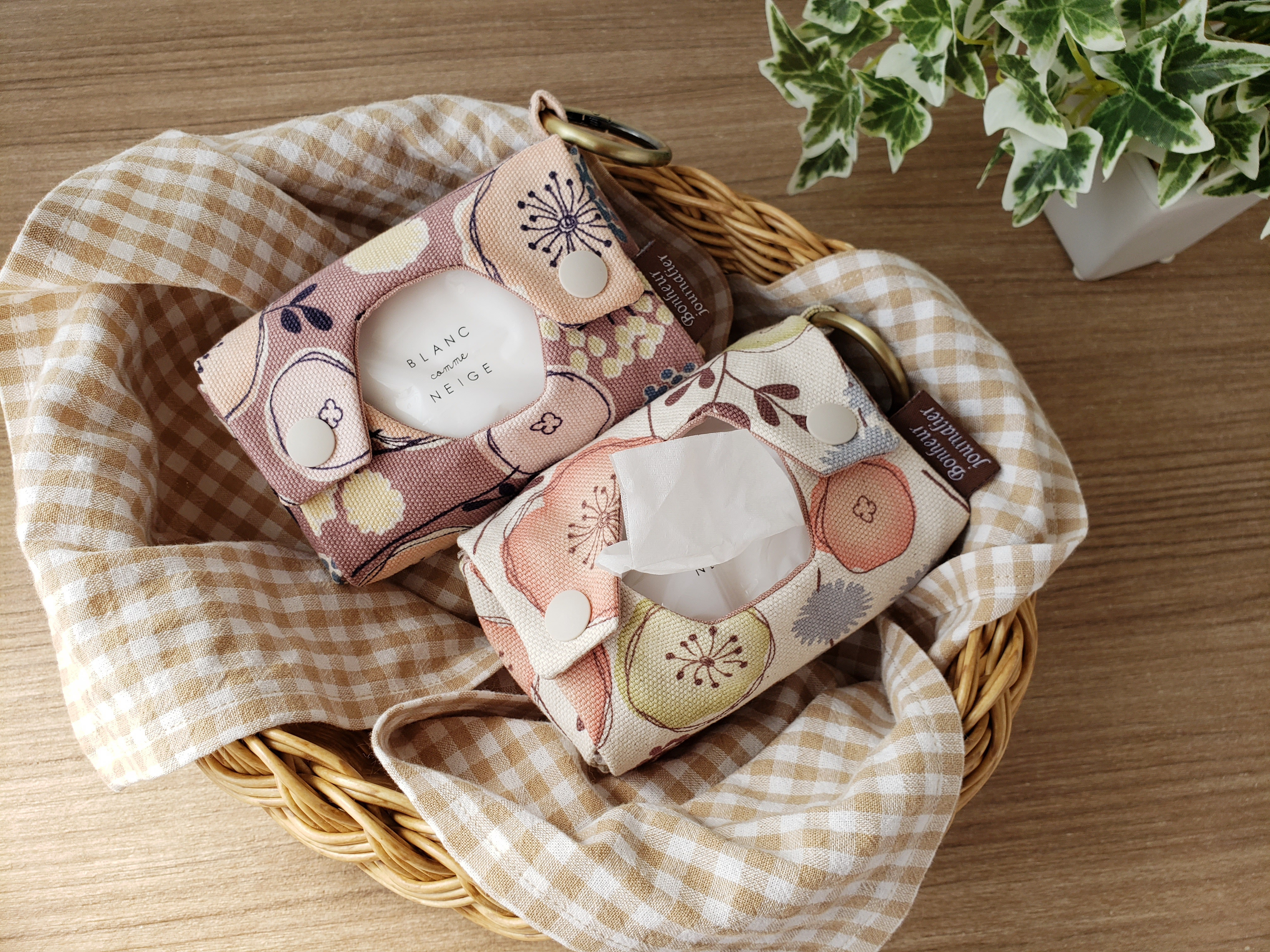 ミラクル様ポケットティッシュケースNo.541薄紫立体お花レース 楽天