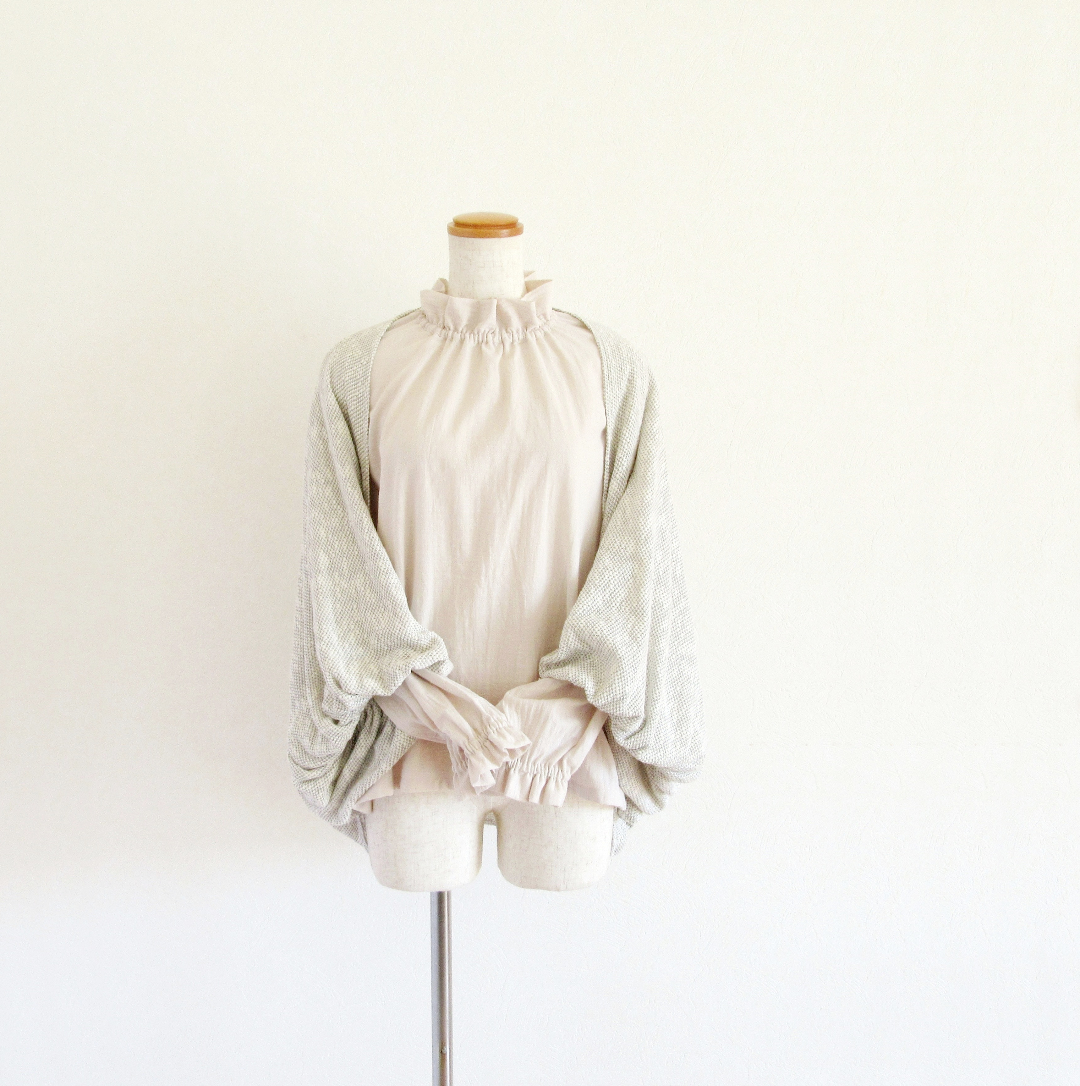 【特集掲載】スラブニットシルバー * バルーンスリーブポンチョ