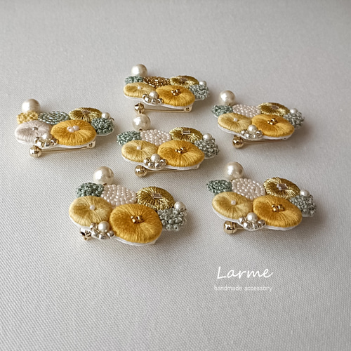 特集掲載］ミモザ marumaru 刺繍ブローチ 贈りものに ブローチ Larme
