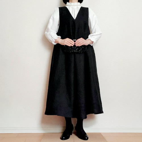 ＊極美品＊BEARDSLEY 洗える スッキリジャンパースカート ストレッチ黒 シャーリングZIPジャンスカ 668557（ジャンパースカート）｜LEPSIM