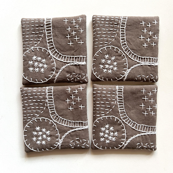 再販⭐︎ブラウン×白⭐︎北欧風刺繍コースター⭐︎刺し子 4枚目の画像