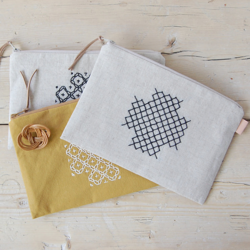 ナチュラルクロスの刺し子ポーチ ポーチ knk. 通販 18981779｜Creema