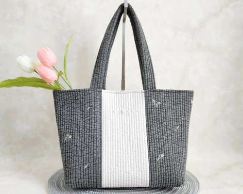 チューリップ刺繍 A4 ヌビバッグ ♡ パール イニシャル 丸洗い バイ