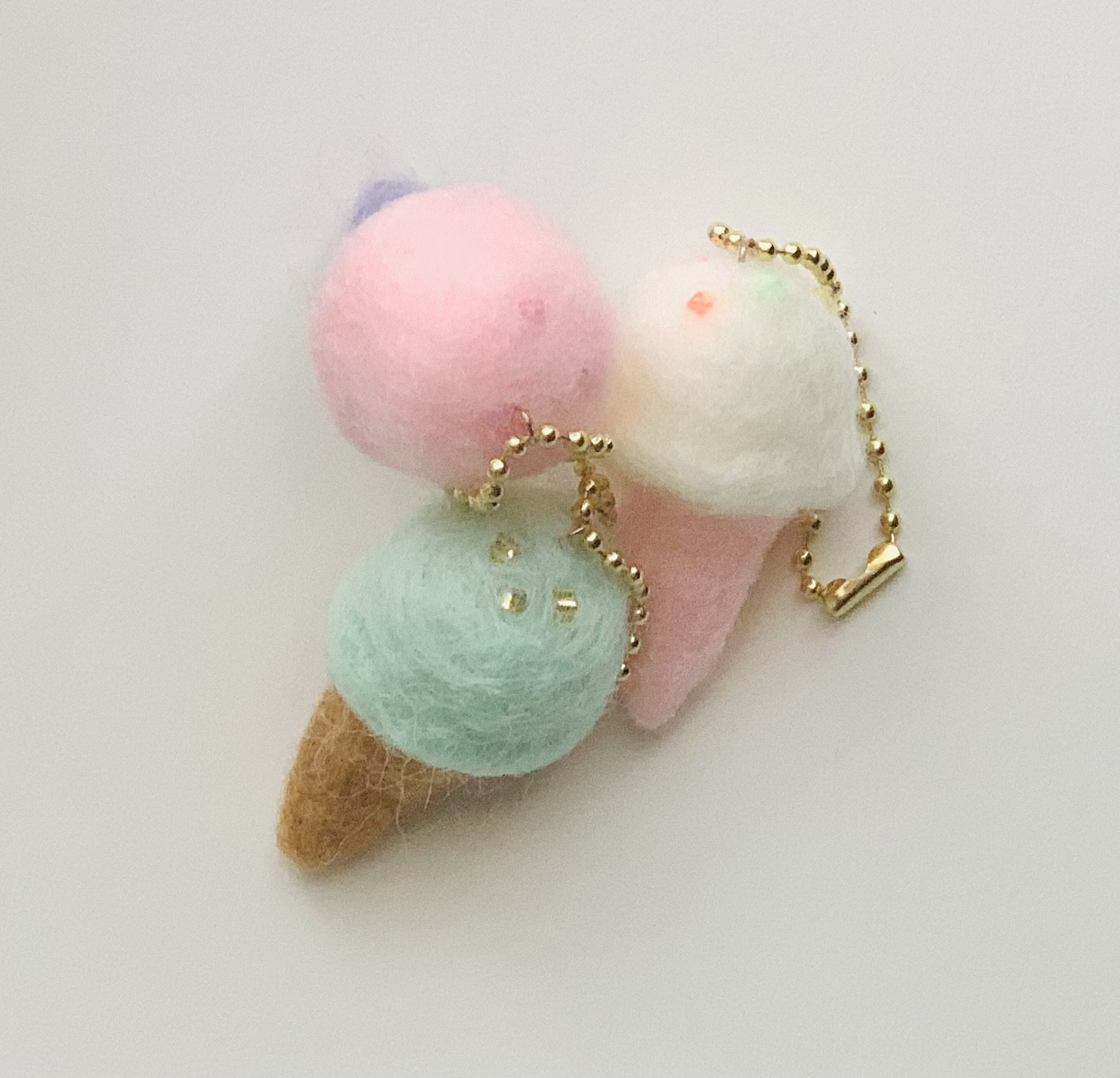 1993年 10周年記念羊毛フェルト人形　アナリー人形 アイスクリームバージョン 羊毛フェルト アイスクリームとソフトクリームのセット - メルカリ