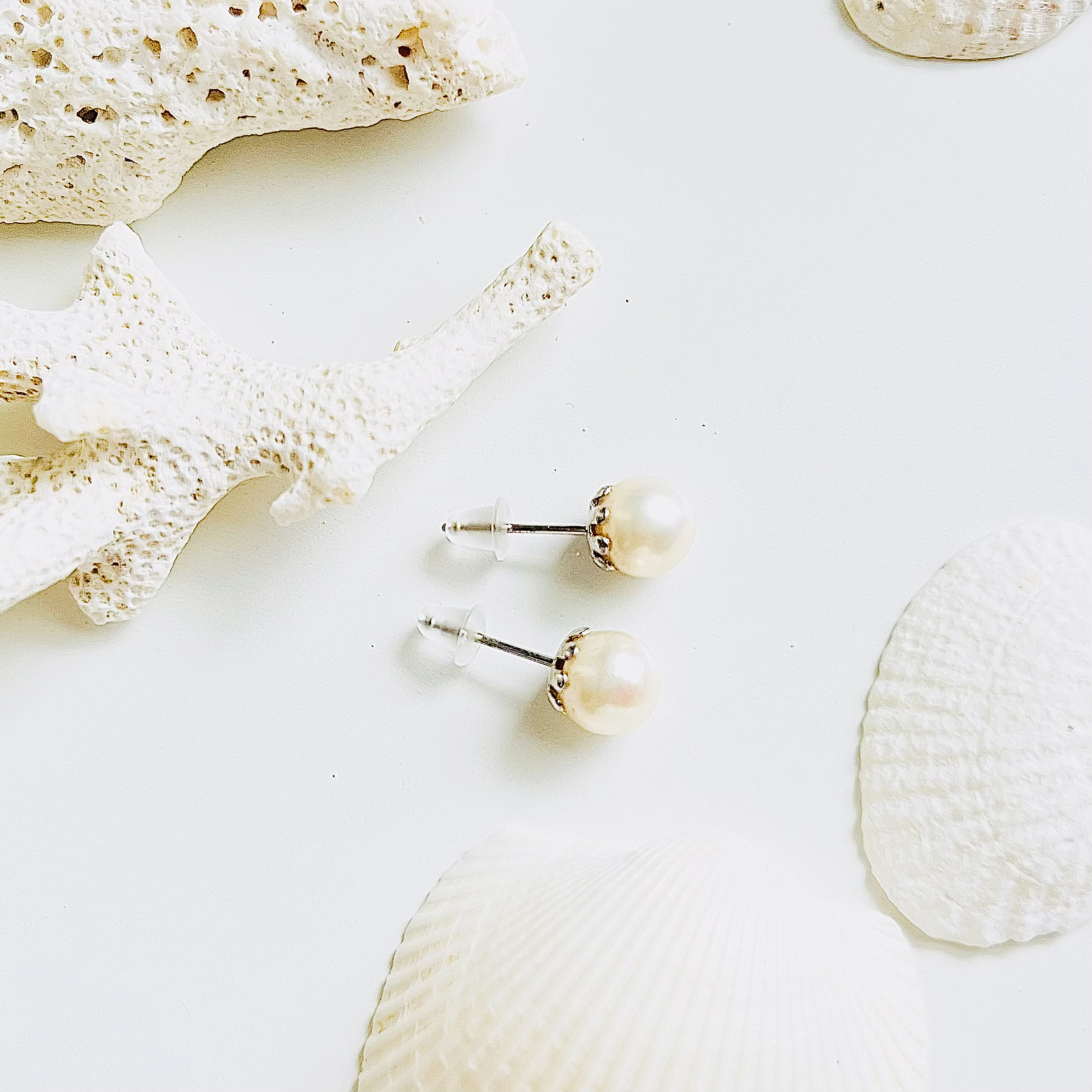 【K14WG】花つぼみパールピアス　6,5mm