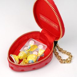 ヘタ付きいちごなチャームポーチ（イヤホンケース・小物入れ）／本革製 9枚目の画像