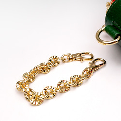 ヘタ付きいちごなチャームポーチ（イヤホンケース・小物入れ）／本革製 6枚目の画像