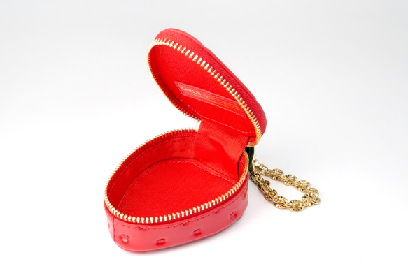 ヘタ付きいちごなチャームポーチ（イヤホンケース・小物入れ）／本革製 7枚目の画像