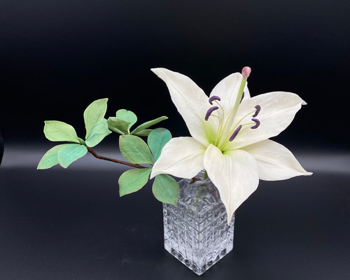 クレイフラワーカサブランカ 本物みたいな粘土のお花 ☆ 純白のカサブランカとドウダンツツジ