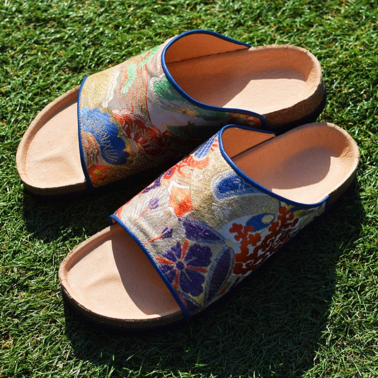 【受注生産】着物の帯と革で作る履き心地の良いリメイクサンダル【松と城】