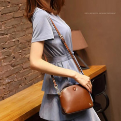 本革 ショルダー レディースバッグ 斜めがけショルダー付き ボディバッグ 長財布が入る　猫ログ選べる！ 6枚目の画像