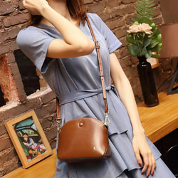 本革 ショルダー レディースバッグ 斜めがけショルダー付き ボディバッグ 長財布が入る　猫ログ選べる！ 5枚目の画像