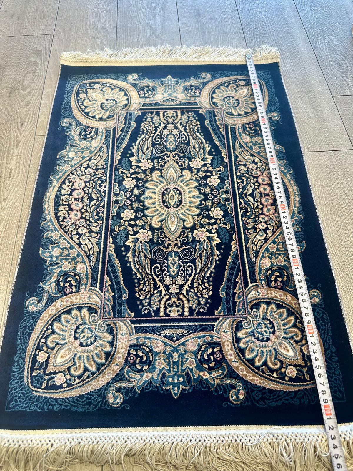 ネイビー色モダンな花柄ハイブリッドシルク玄関マット 約48cm x 70cm(フリンジ含まず)