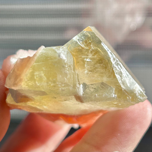 イエローアポフィライト（魚眼石）／ピンクスティルバイト 共生 原石