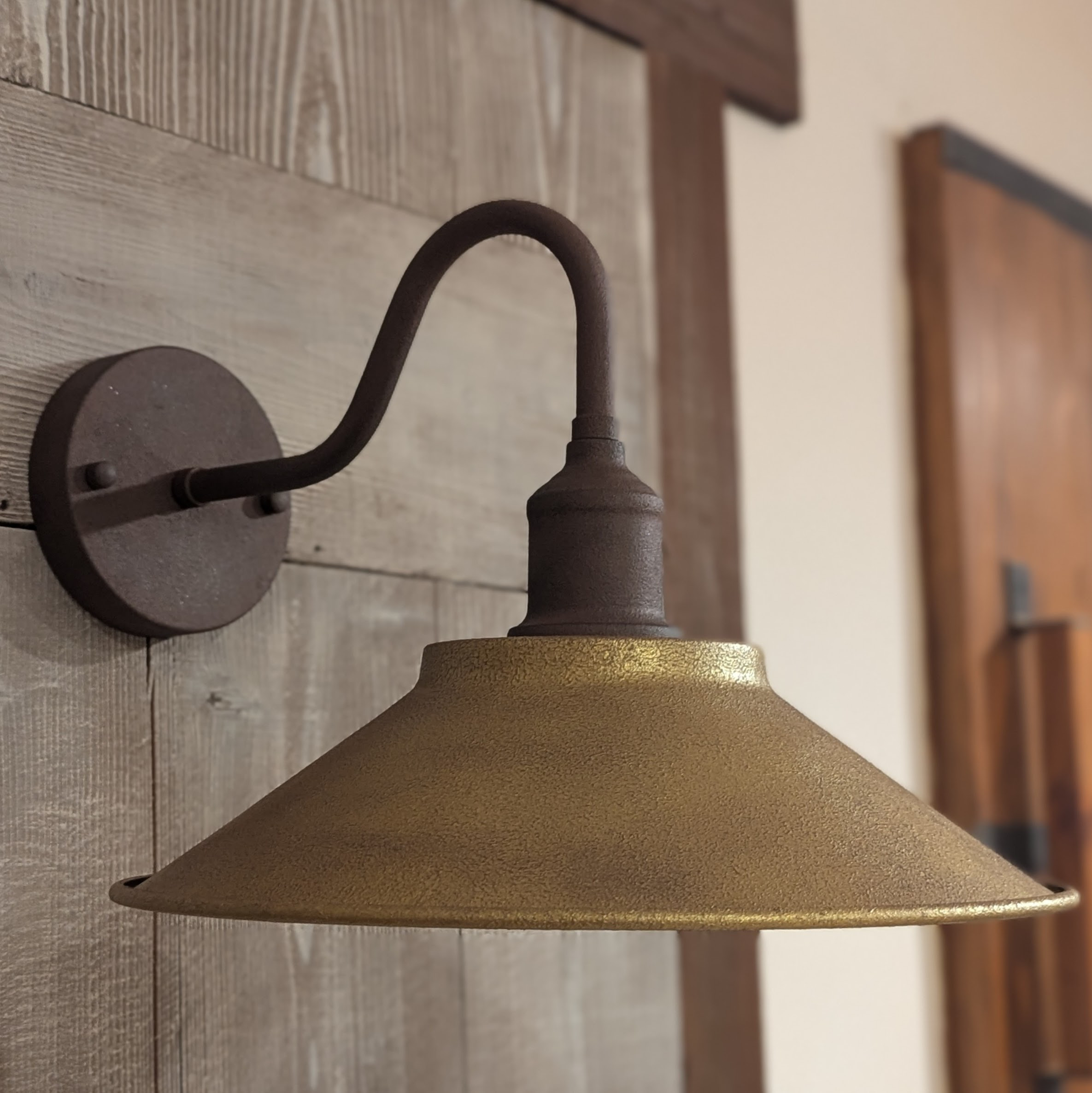 レトロな外灯 鋳肌真鍮色／コッパーベース古塗装【受注生産】