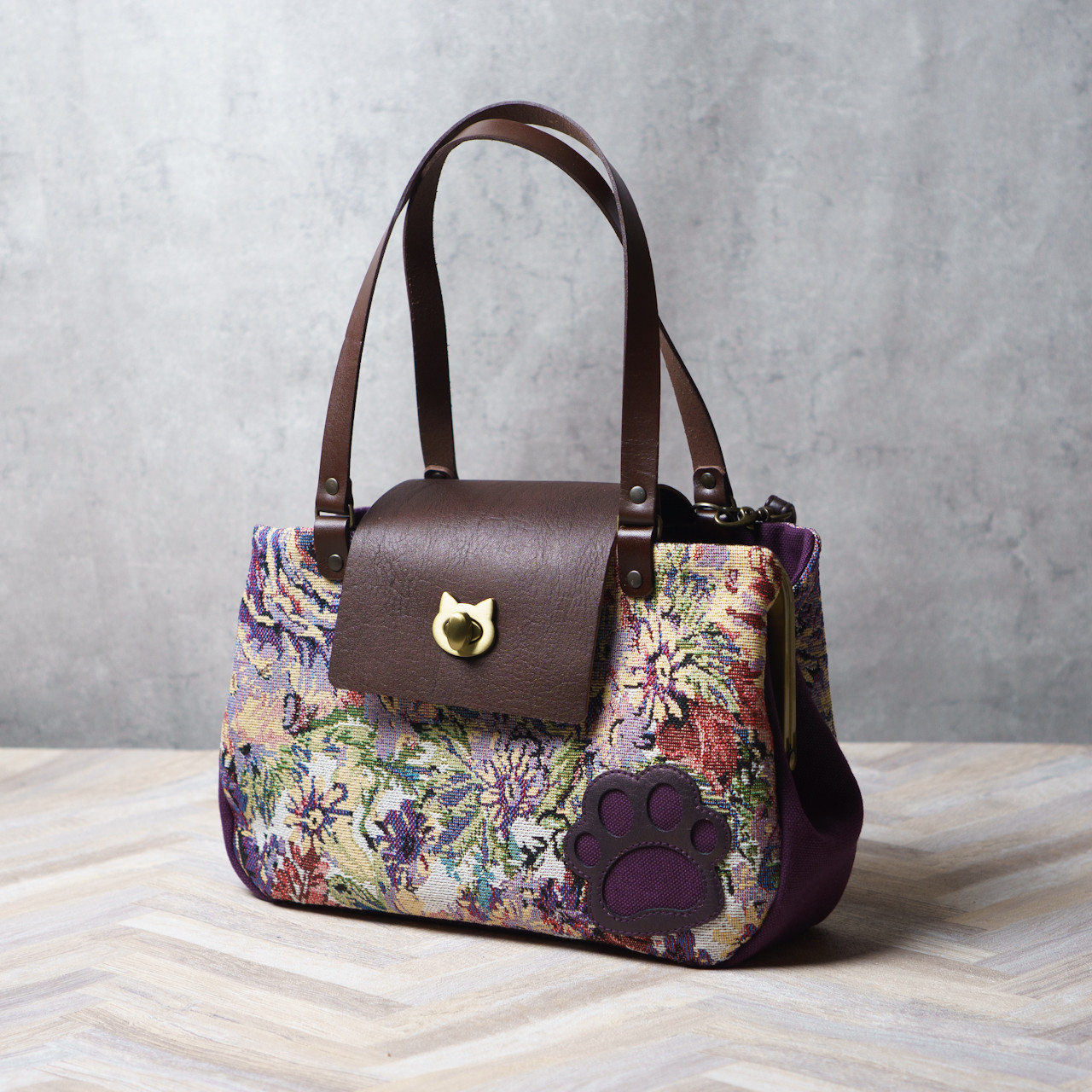 【受注制作】ダリア・猫がま口 ボストンバッグ（ネコ 肉球）