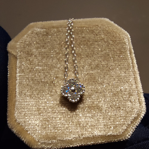 期間限定価格 クローバー モアッサナイト モアサナイト ネックレス