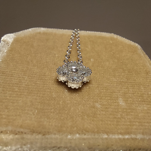 【高品質】✨ロマン派ハート✨モアサナイト ネックレス D1.00ct 高品質】✨星空 ✨モアサナイト ネックレス D1.00 ct - メルカリ