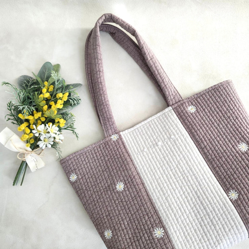 マーガレット刺繍 A4 ヌビバッグ ♡ パール イニシャル 丸洗い バイ