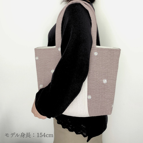 マーガレット刺繍 A4 ヌビバッグ ♡ パール イニシャル 丸洗い バイ