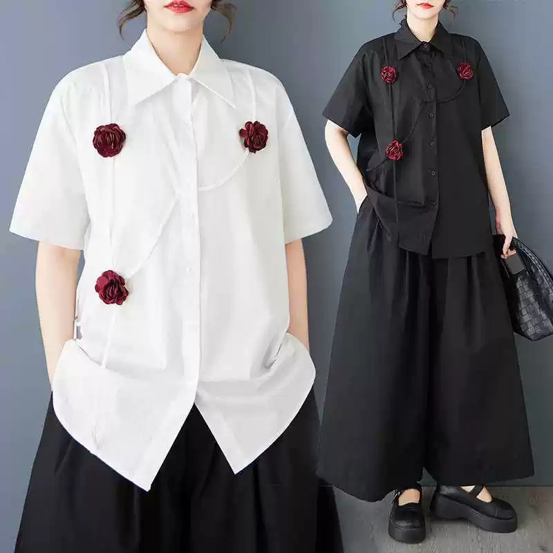 立体花柄のゆったりしたシャツ