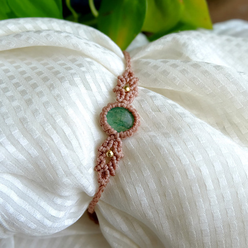 エメラルド（コロンビア産）5月誕生石 緑柱石 マクラメ編み