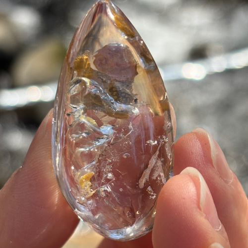 希少】マダガスカル産☆水入り水晶☆土も入ってます☆古代の水☆46.8mm
