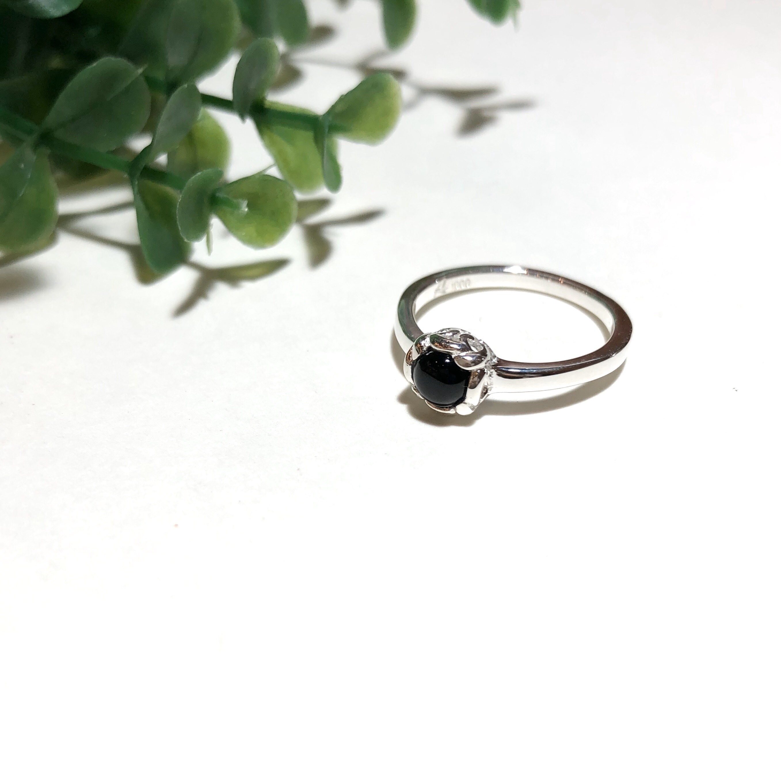 純銀製＊オニキス 唐草枠シンプルリング