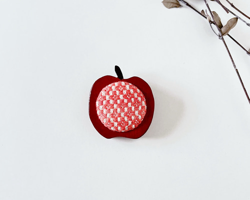こぎん刺し りんご木枠ブローチ ブローチ craft_e°ru 通販