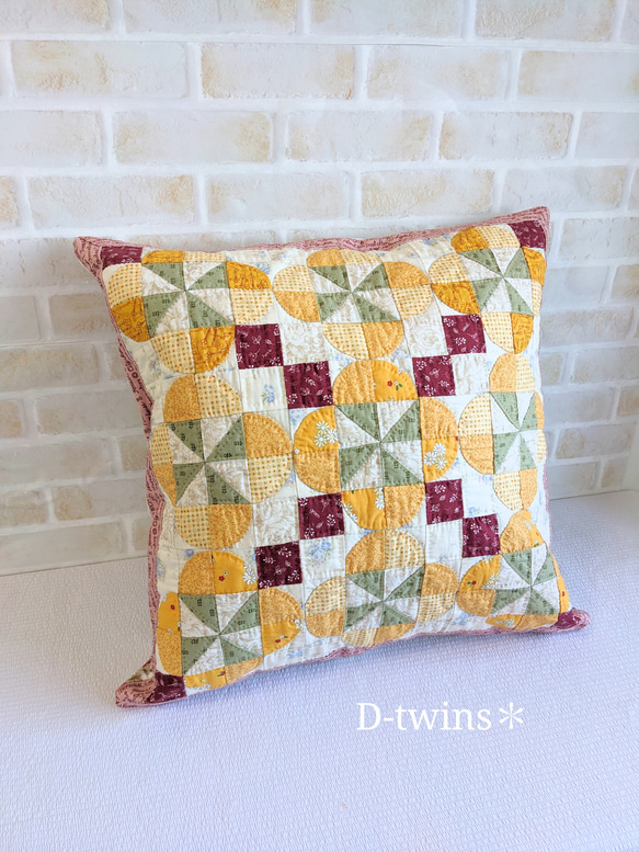 春のひだまりパッチワークキルトのクッションカバー クッション