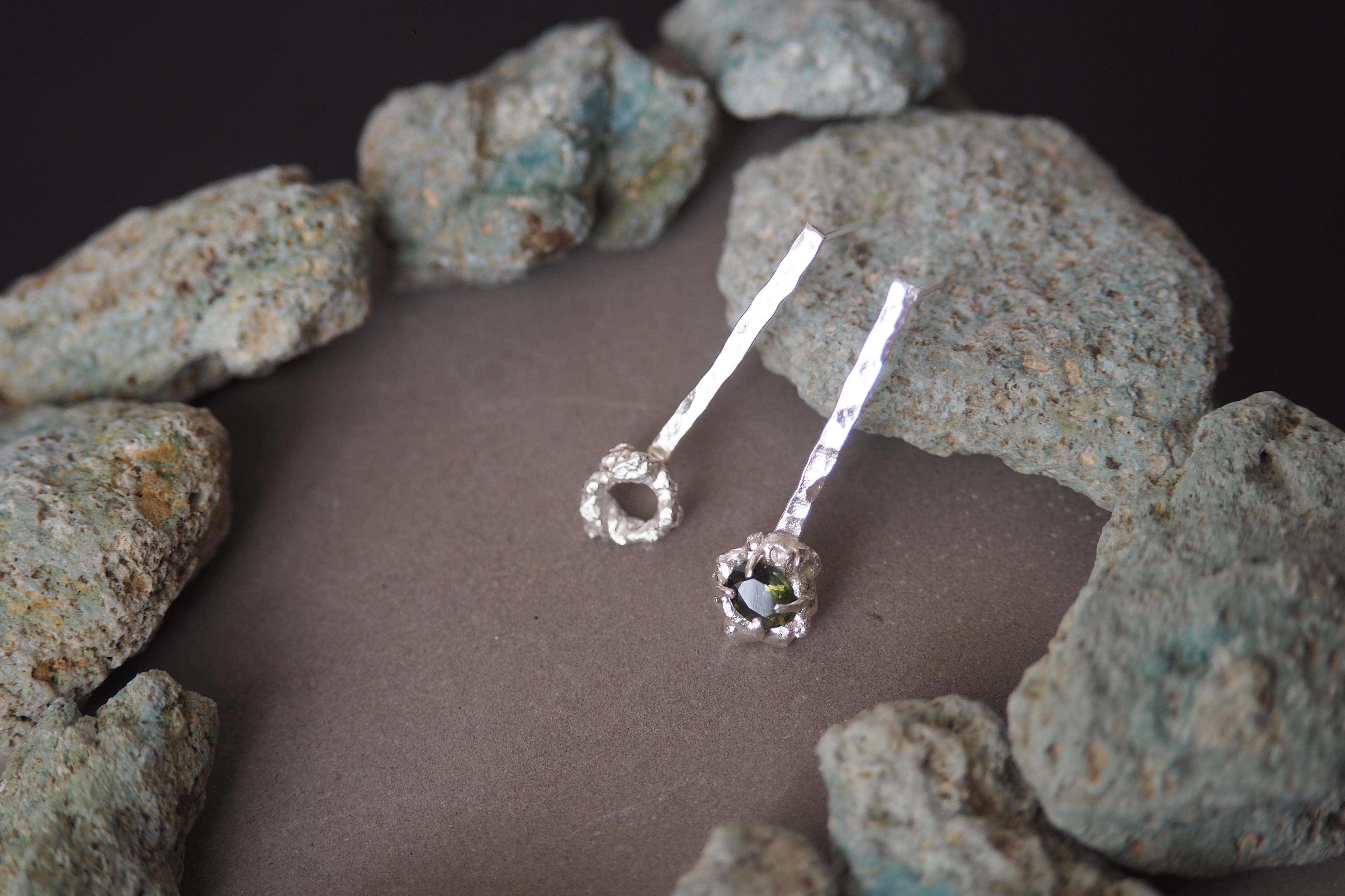 meteorite　モルダバイトとシルバーのピアス silver925 ◼pivo◼2300