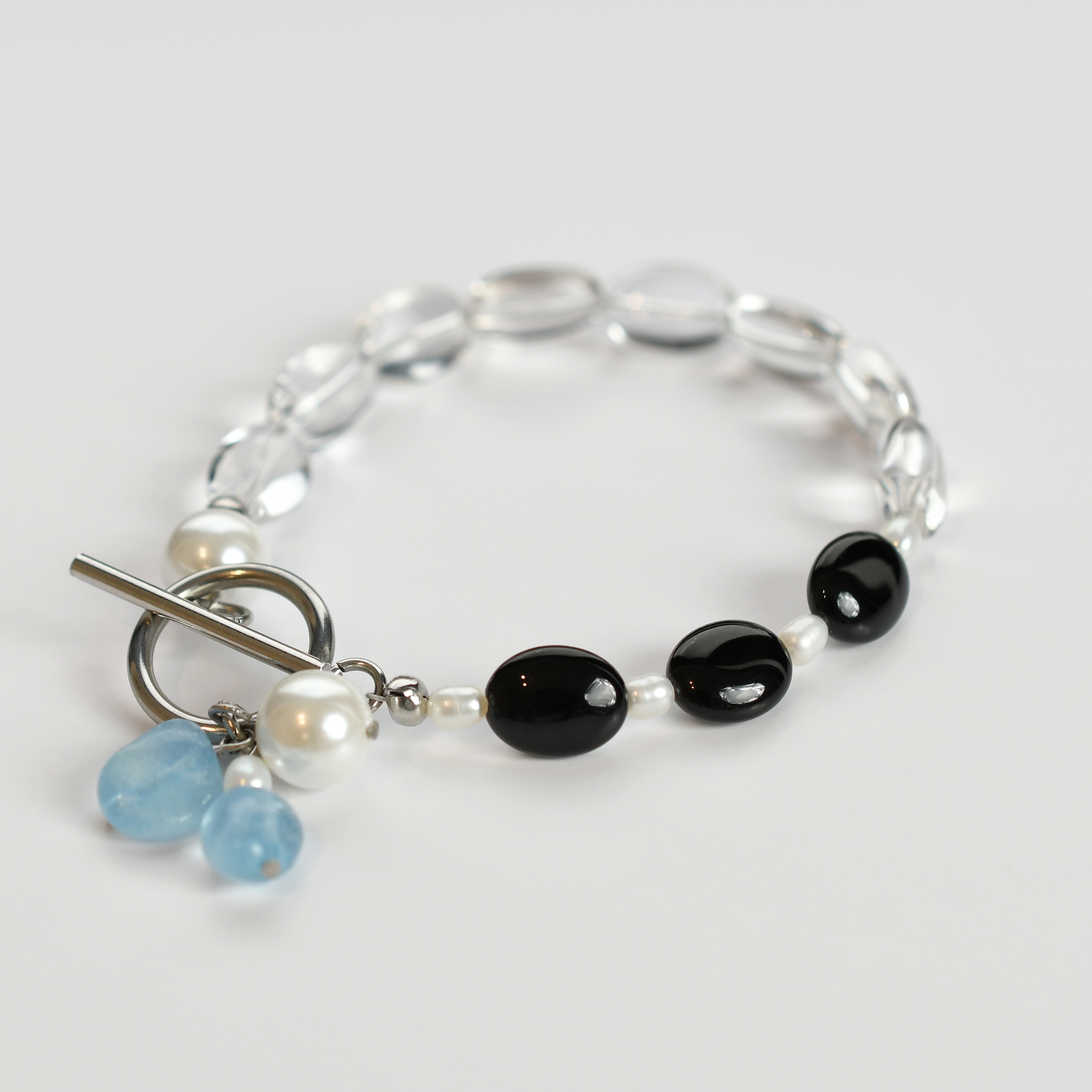 【送料無料★】愛と癒し☆彡3月のお守りブレスレット アクアマリン 淡水パール オニキス 水晶 貝パール