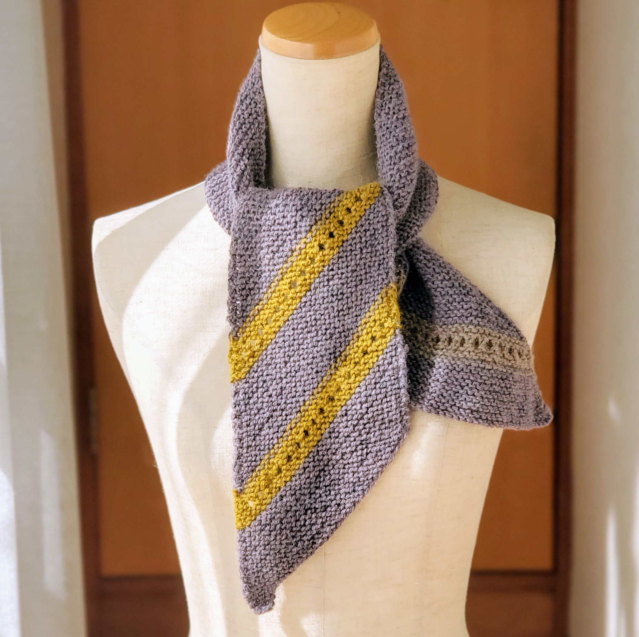 ベビーアルパカ100%　手編みマフラー(細) ＊pinkbeige✕mustard✕beige ＊斜め柄