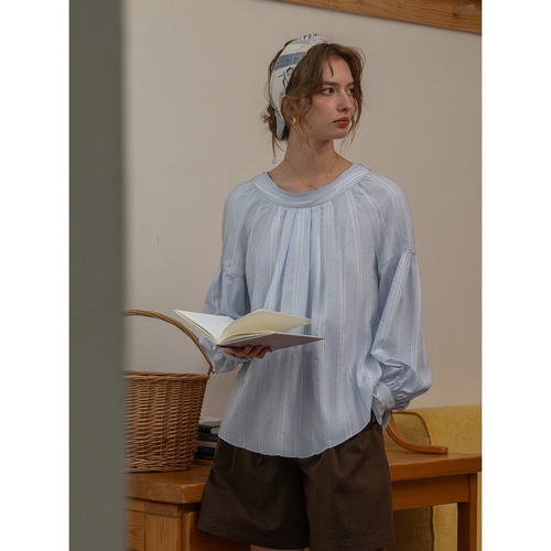 デコルテギャザーブラウス ブルー