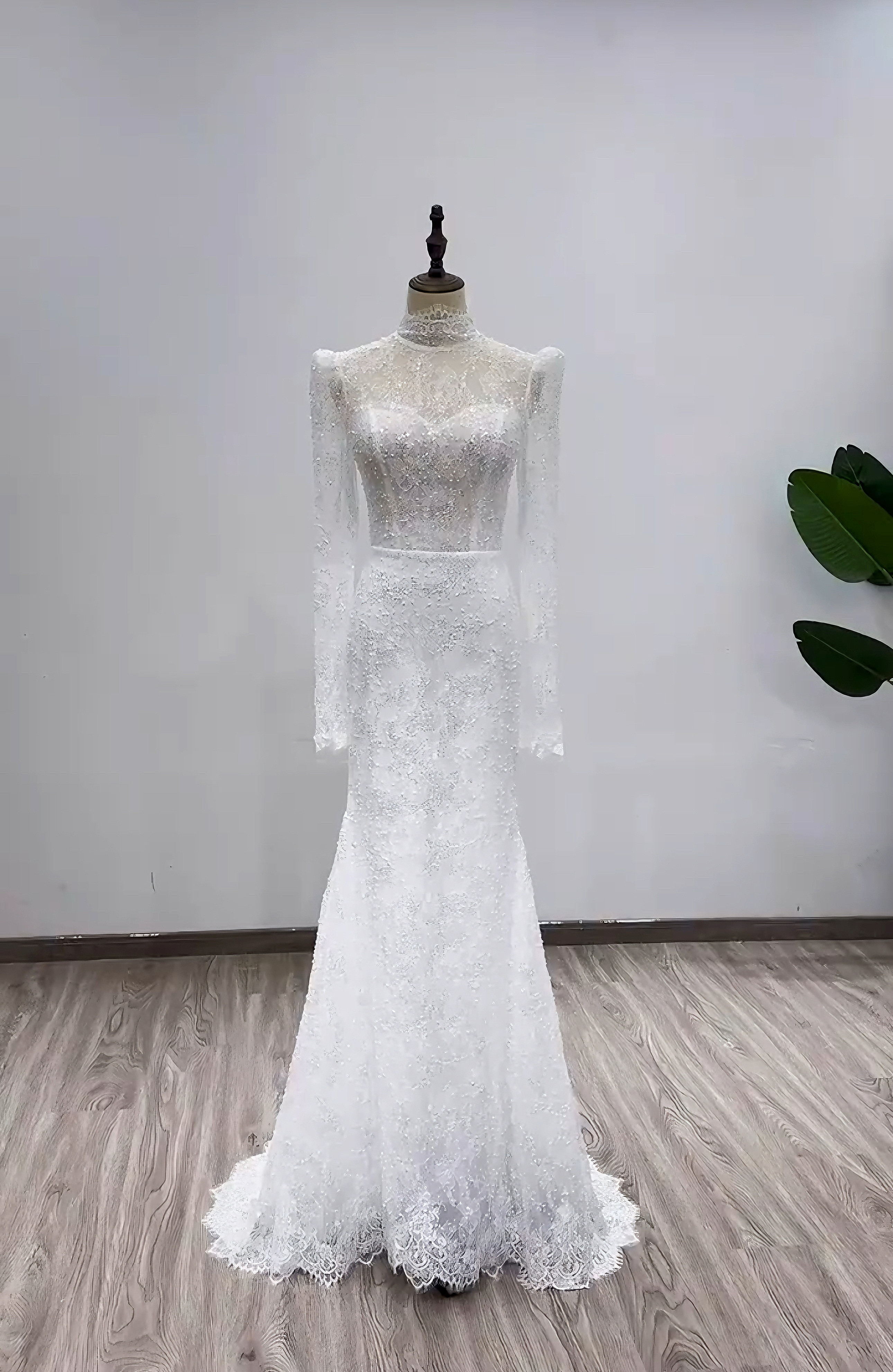 2025新作　２ways オーバースカート　白　長袖　春婚秋婚　優雅　サテン　キラキラ　イリュージョンネック演奏会二次会