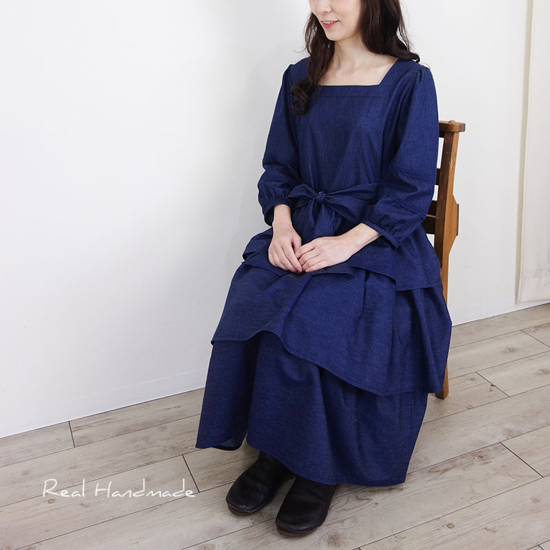 [予約販売] 柔らかデニムスクエアフリルワンピース****デニムフラワーブローチ付き